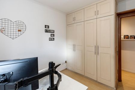 Apartamento à venda com 198m², 4 quartos e 2 vagasQuarto 2