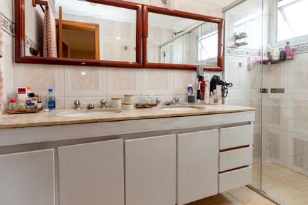 Apartamento à venda com 198m², 4 quartos e 2 vagasBanheiro da Suíte