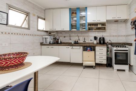 Apartamento à venda com 198m², 4 quartos e 2 vagasCozinha