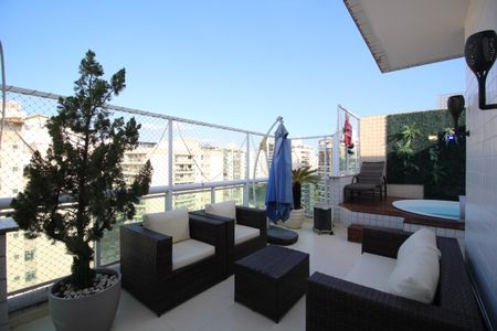 Apartamento à venda com 143m², 2 quartos e 2 vagasCobertura