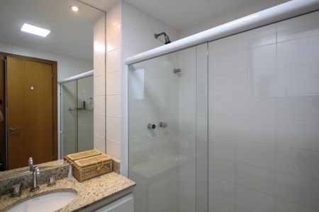 Apartamento à venda com 143m², 2 quartos e 2 vagasBanheiro Social 2