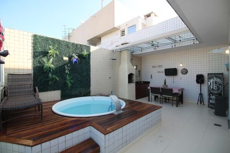 Apartamento à venda com 143m², 2 quartos e 2 vagasCobertura