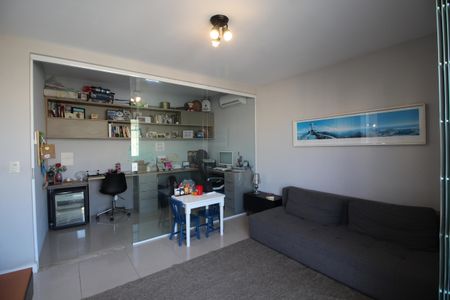 Apartamento à venda com 143m², 2 quartos e 2 vagasSala 2