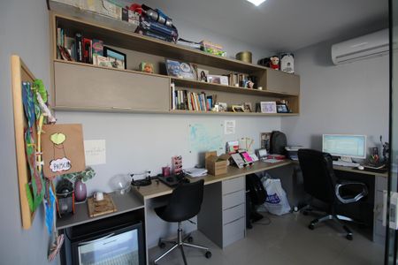 Apartamento à venda com 143m², 2 quartos e 2 vagasEscritório