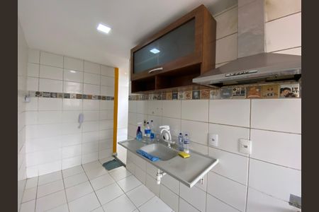 Apartamento para alugar com 55m², 2 quartos e sem vagaCozinha e Área de Serviço
