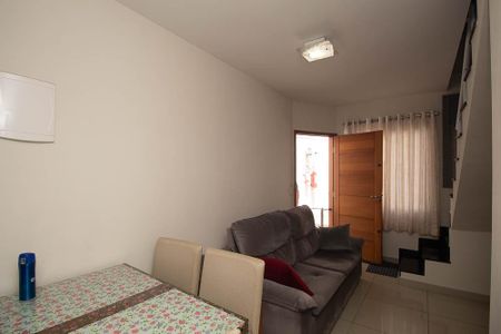 Sala  de casa de condomínio para alugar com 2 quartos, 62m² em Vila Nelson, São Paulo