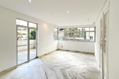 Sala de apartamento à venda com 3 quartos, 120m² em Santo Antônio, Belo Horizonte