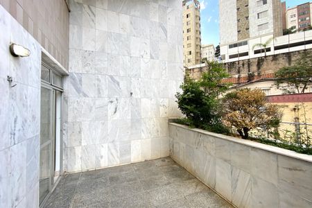 Varanda de apartamento à venda com 3 quartos, 120m² em Santo Antônio, Belo Horizonte