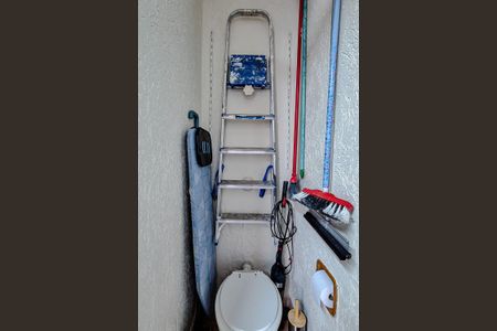 Casa à venda com 130m², 3 quartos e 2 vagasÁrea de Serviço