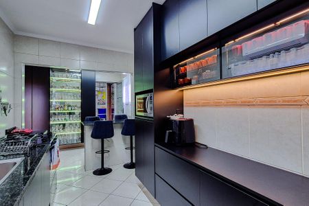 Casa à venda com 130m², 3 quartos e 2 vagasCozinha