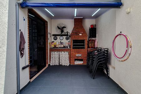 Casa à venda com 130m², 3 quartos e 2 vagasÁrea externa