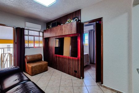 Sala de casa à venda com 3 quartos, 130m² em Jardim Patente, São Paulo