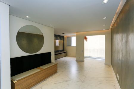 Sala  de apartamento para alugar com 2 quartos, 64m² em Vila Praia, São Paulo