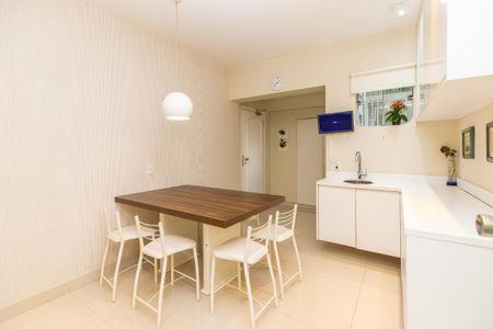 Casa à venda com 4 quartos, 480m² em Alto de Pinheiros, São Paulo