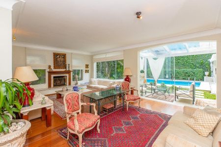 Casa à venda com 4 quartos, 480m² em Alto de Pinheiros, São Paulo