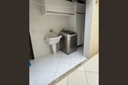 Casa à venda com 3 quartos, 201m² em Parque Sao Domingos, São Paulo