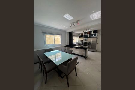 Casa à venda com 3 quartos, 201m² em Parque Sao Domingos, São Paulo