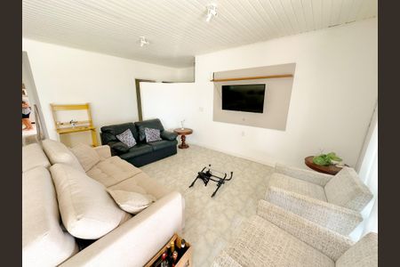 Sala de TV de casa para alugar com 4 quartos, 150m² em Ingleses do Rio Vermelho, Florianópolis