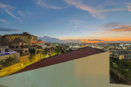 Vista de apartamento à venda com 3 quartos, 88m² em Fernão Dias, Belo Horizonte