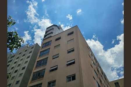 Apartamento para alugar com 97m², 2 quartos e 1 vaga Apartamento para alugar com 97m², 2 quartos e 1 vagaFachada