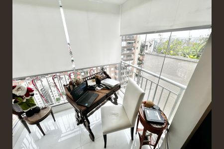 Apartamento à venda com 130m², 1 quarto e 2 vagasVaranda da Sala