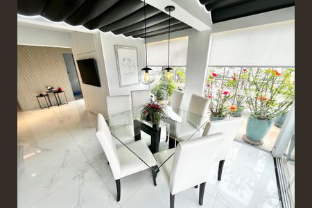 Apartamento à venda com 130m², 1 quarto e 2 vagasSala