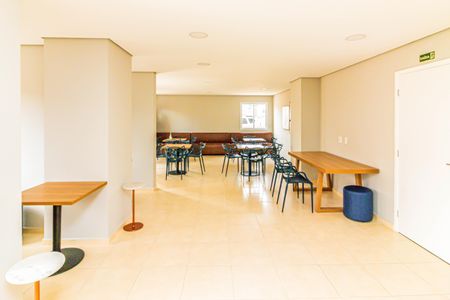 Apartamento para alugar com 43m², 2 quartos e 1 vaga Apartamento para alugar com 43m², 2 quartos e 1 vagaÁrea comum - Salão de festas