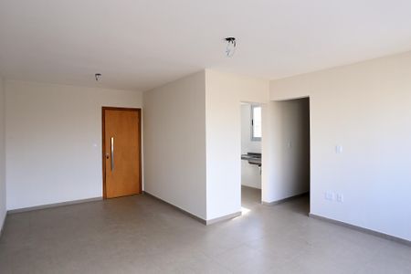 Sala de apartamento para alugar com 2 quartos, 74m² em Floresta, Belo Horizonte