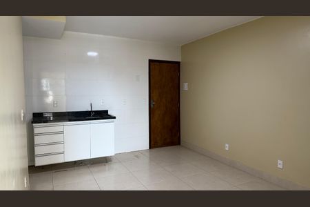 Sala de apartamento para alugar com 1 quarto, 52m² em Conjunto 2, Brasília