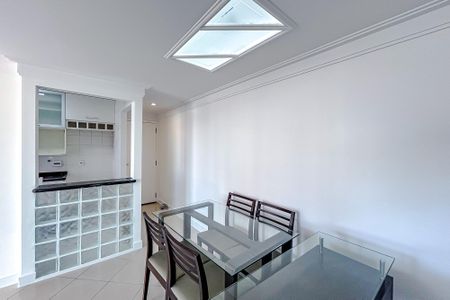 Apartamento à venda com 57m², 2 quartos e 1 vagaSala de Jantar