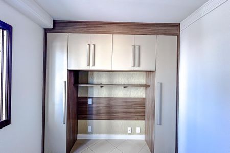 Apartamento à venda com 57m², 2 quartos e 1 vagaSuíte - Armários