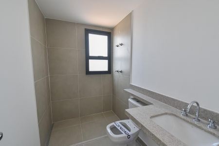 Apartamento à venda com 149m², 3 quartos e 2 vagas Apartamento à venda com 149m², 3 quartos e 2 vagasBanheiro da suíte 3