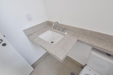 Apartamento à venda com 149m², 3 quartos e 2 vagas Apartamento à venda com 149m², 3 quartos e 2 vagasBanheiro da suíte 1