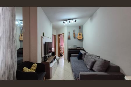 Sala de apartamento à venda com 2 quartos, 55m² em Vila Curuçá, Santo André
