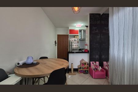 Sala de apartamento à venda com 2 quartos, 55m² em Vila Curuçá, Santo André
