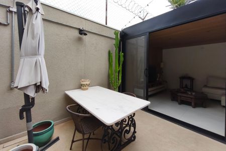 Casa de condomínio à venda com 151m², 4 quartos e 2 vagasQuintal - Área Gourmet