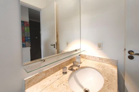 Casa de condomínio à venda com 151m², 4 quartos e 2 vagasBanheiro Social