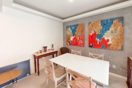 Casa de condomínio à venda com 151m², 4 quartos e 2 vagasSala de Jantar