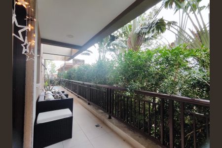 Apartamento à venda com 150m², 4 quartos e 2 vagasVaranda