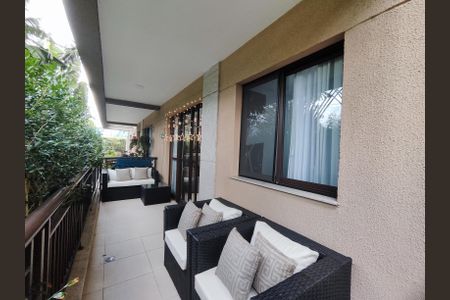 Apartamento à venda com 150m², 4 quartos e 2 vagasVaranda