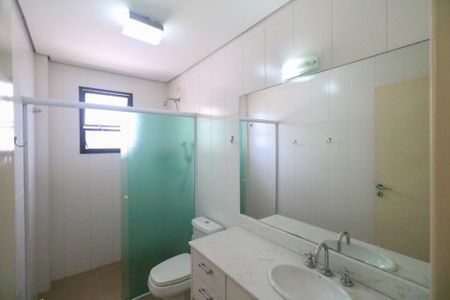 Apartamento à venda com 160m², 2 quartos e 3 vagas Apartamento à venda com 160m², 2 quartos e 3 vagasBanheiro da Suíte