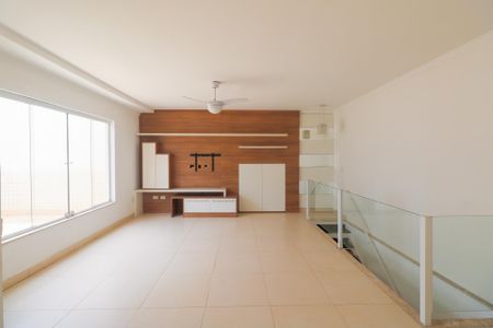 Apartamento à venda com 160m², 2 quartos e 3 vagas Apartamento à venda com 160m², 2 quartos e 3 vagasCobertura