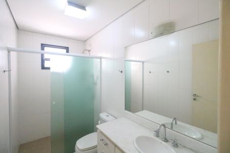 Apartamento à venda com 160m², 2 quartos e 3 vagas Apartamento à venda com 160m², 2 quartos e 3 vagasBanheiro