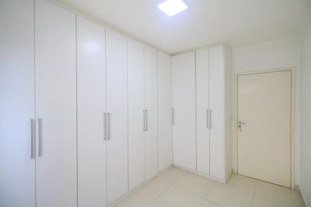 Apartamento à venda com 160m², 2 quartos e 3 vagas Apartamento à venda com 160m², 2 quartos e 3 vagasQuarto