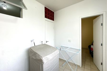 Apartamento à venda com 80m², 3 quartos e 1 vagaÁrea de Serviço