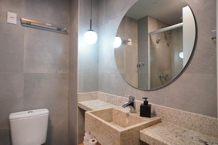 Banheiro  de kitnet/studio à venda com 1 quarto, 26m² em Mont’serrat, Porto Alegre