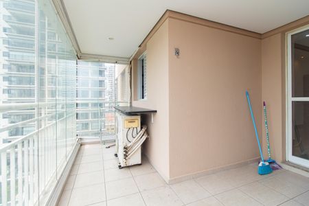 Apartamento à venda com 78m², 3 quartos e 2 vagasVaranda