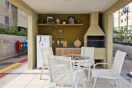 Apartamento para alugar com 48m², 2 quartos e 1 vaga Apartamento para alugar com 48m², 2 quartos e 1 vagaÁrea comum - Churrasqueira