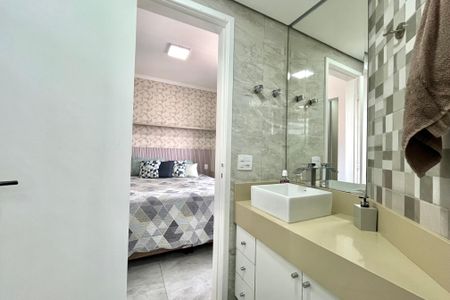 Apartamento à venda com 92m², 3 quartos e 2 vagasBanheiro da Suíte