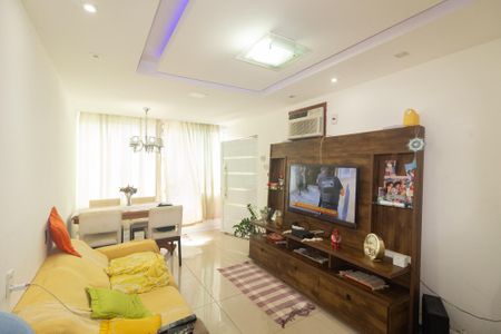 Sala de casa para alugar com 2 quartos, 170m² em Guaratiba, Rio de Janeiro